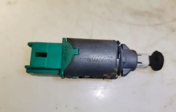 Renault Master III Brake pedal sensor switch 253250007R