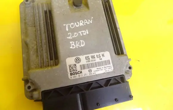 Volkswagen Touran I Engine control unit/module 0281012251 03G906016HK