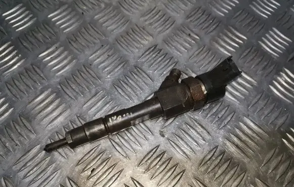 Renault Trafic II (X83) Fuel injector 0445110021 7700111014
