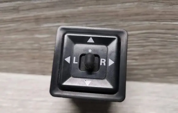 Mitsubishi Lancer Wing mirror control module 2775