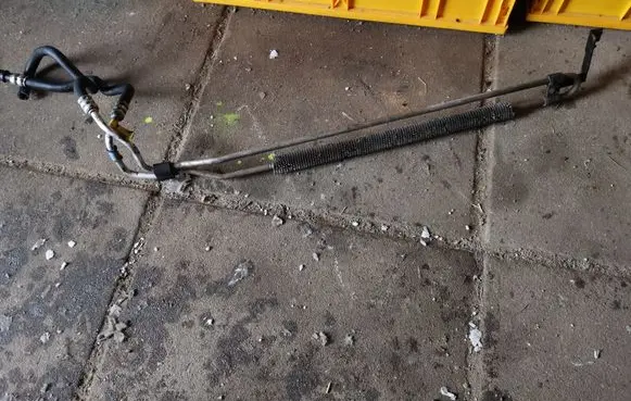 Volvo S80 Power steering radiator 31202354