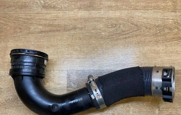 Land Rover Discovery Sport Air intake hose/pipe GJ32-6C715-AB