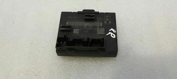 Audi A3 S3 8V Door control unit/module 5Q0959595E