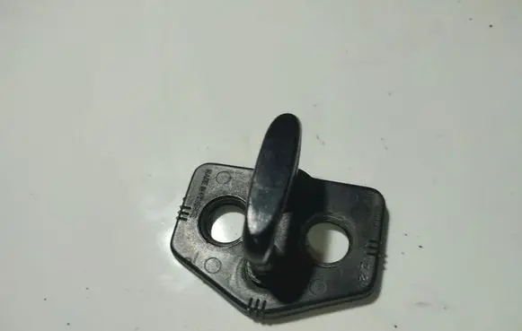 Volvo S60 Front door lock loop/hook striker 9159920