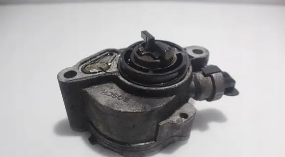 Volvo S40 Vacuum pump