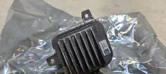 BMW X1 F48 F49 LED ballast control module 90068144