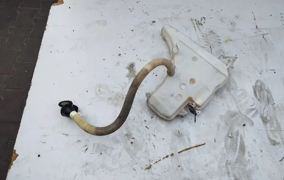 BMW 3 E92 E93 Windshield washer fluid reservoir/tank 61677157146
