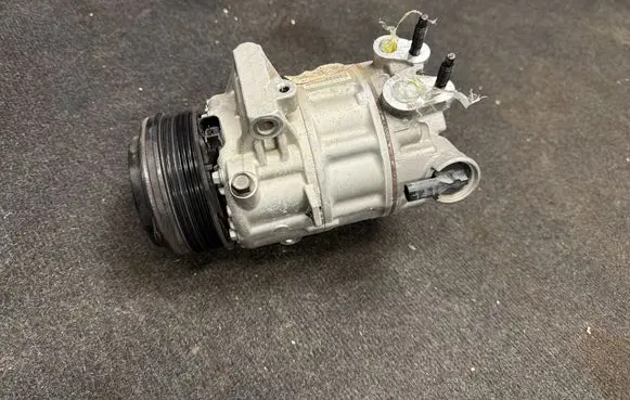 Jeep Grand Cherokee WL Air conditioning (A/C) compressor (pump) P68459835AB
