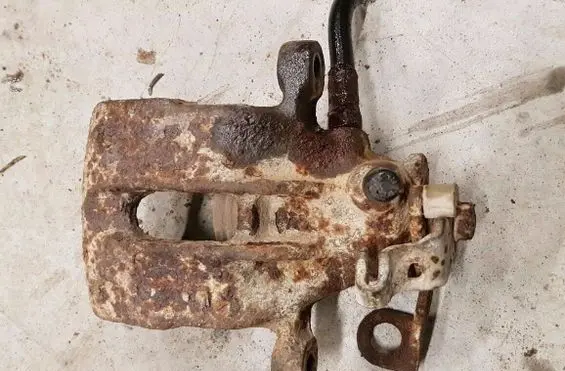 Volkswagen Golf III Rear brake caliper
