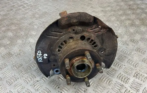 Front wheel hub