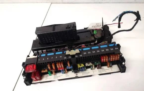 BMW 3 E46 Fuse box set 8364540