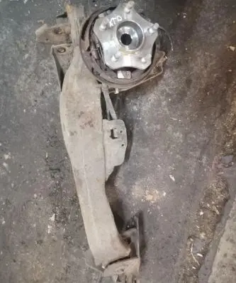 Nissan X-Trail T31 Rear wheel hub spindle/knuckle 