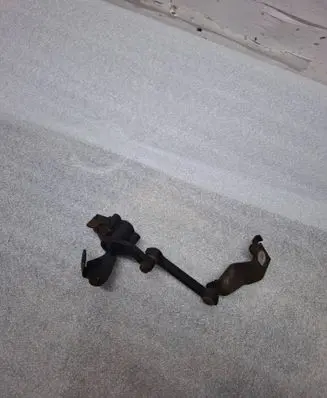 Ford Focus Air suspension front height level sensor 1006536