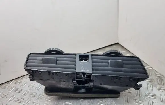 Volkswagen Golf VII Dash center air vent grill 5G1819728G 5G1815736 5G1819728E