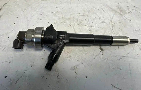 Opel Mokka Fuel injector 55567729 08R08169