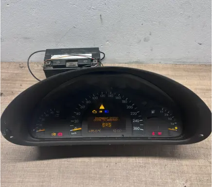 Mercedes-Benz C W203 Speedometer (instrument cluster) A2035403047 110080231