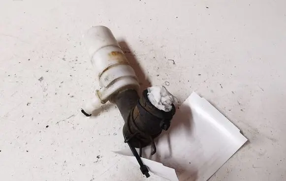 KIA Sorento Headlight washer pump