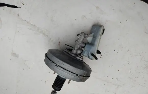 Opel Vivaro Brake booster 8200300847 93852216