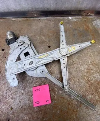 Renault Kangoo I Front door window regulator with motor 00663T