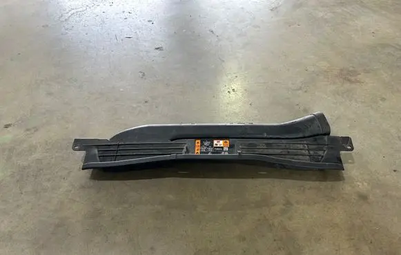 Ford Focus Air intake duct part JX619E635BB