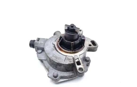 Ford Focus Vacuum pump BM5G2A451FA