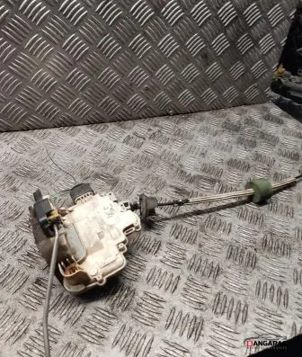Audi A6 S6 C6 4F Front door lock 4f1837015