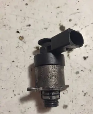 BMW 3 E90 E91 Fuel pressure sensor 0928400708 8811120120