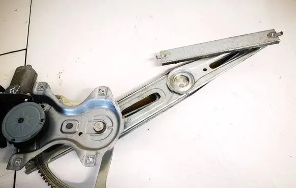 Toyota Avensis T270 Sliding door window regulator with motor 