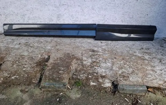 Audi Q2 - Front door trim (molding) H33