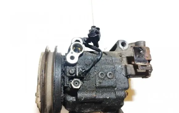 Nissan X-Trail T30 Air conditioning (A/C) compressor (pump) 926005m300