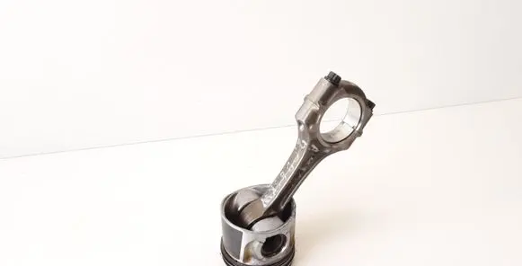 Toyota Avensis T250 Piston with connecting rod