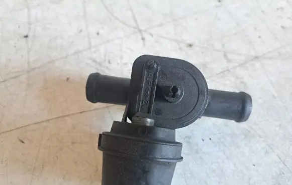 Volkswagen Crafter Coolant heater control valve 701819809G