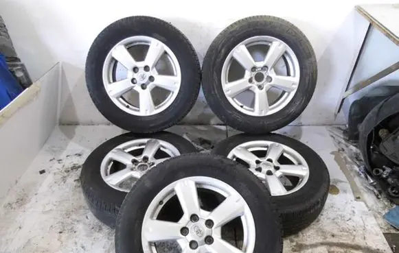 Toyota RAV 4 (XA20) R17 alloy rim 