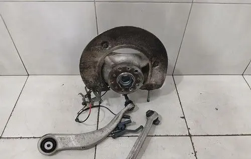 BMW M4 G82 G83 Front wheel bearing hub 8095649