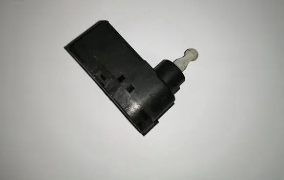 Volkswagen Touran I Headlight level adjustment motor 1J0941295A 0307853304