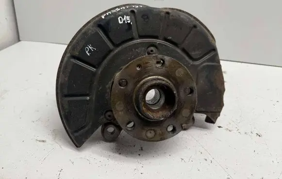 Volkswagen PASSAT B7 Front wheel hub