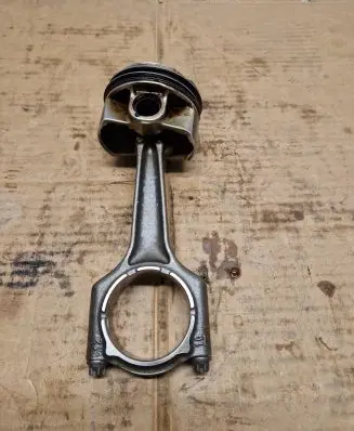 BMW 4 F36 Gran coupe Piston with connecting rod 7620971