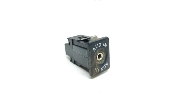 Volkswagen Touran II AUX in-socket connector 5M0035724