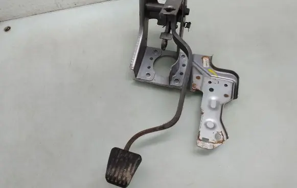 Chevrolet Epica Brake pedal 026869