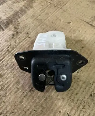 Nissan Juke I F15 Tailgate/trunk/boot lock/catch/latch 
