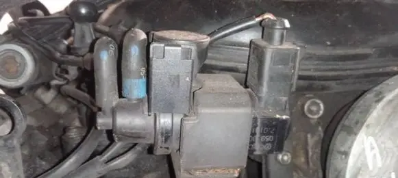 Audi A4 S4 B7 8E 8H Turbo solenoid valve 059906628B 7.01019.00