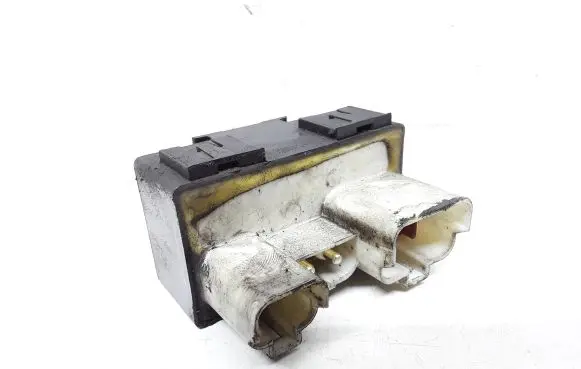 Volvo S70 V70 V70 XC Coolant fan relay 9442934