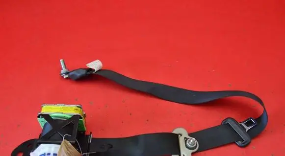 Mazda 6 Front seatbelt 0437002