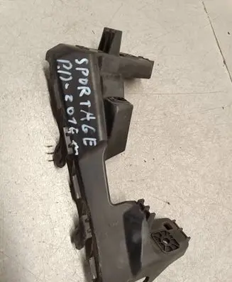 Front bumper mounting bracket