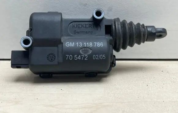 Opel Zafira A Central locking motor 13118786 705472