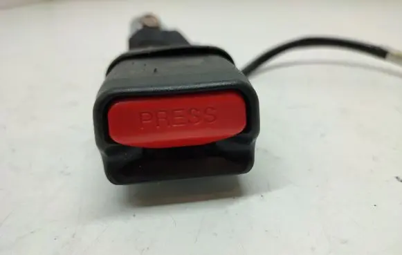 Nissan Pulsar Middle seatbelt buckle (rear) 2084135 6284224 2084135ZE23