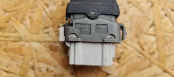 Renault Megane II Electric window control switch 2808202 28082 220510C