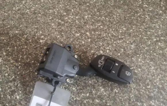 BMW 5 E60 E61 Wiper control stalk 6924106