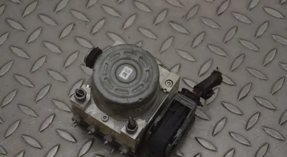 Renault Trafic III (X82) ABS Pump 476602230R