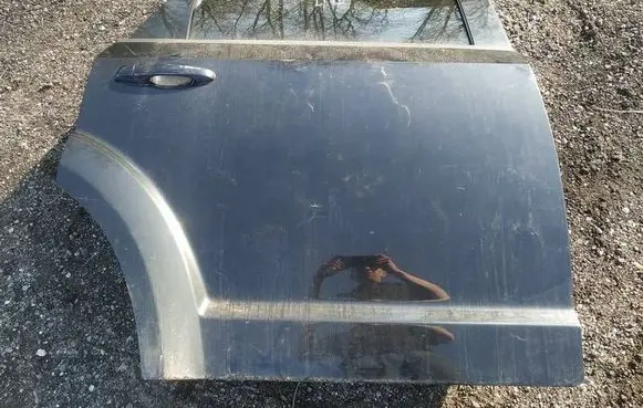 Dodge Journey Rear door juodos